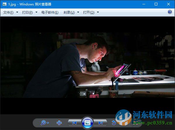 Win10系統照片查看器背景顏色怎么修改？