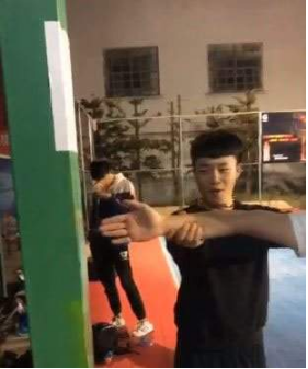 抖音上手變短是怎么拍的?手變短拍攝原理解析