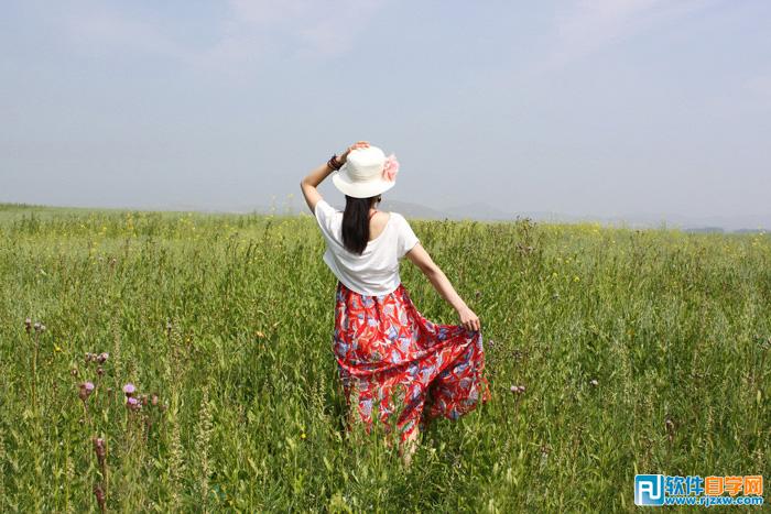 PS給草原上的女友調(diào)成魔幻的藍紫色